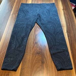Athleta XL Black Gray Elation Textured Tight in Dreamweaver Lace Print Leggings